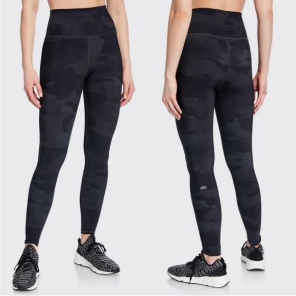 Alo Yoga Camo Highwaist Legging Women’s Small - Picture 3 of 12